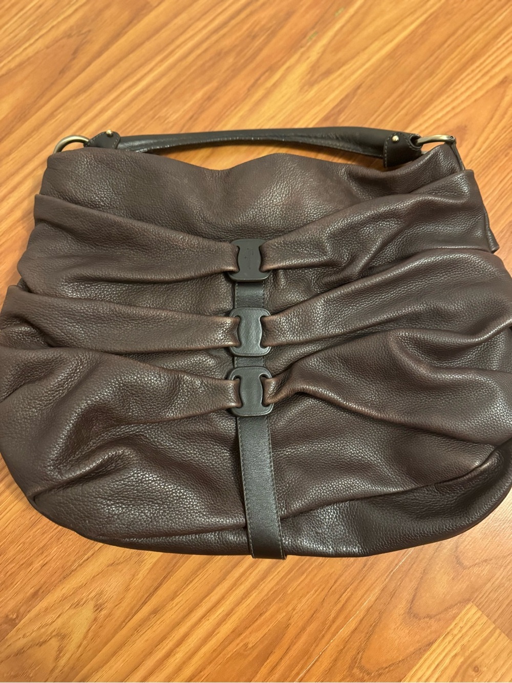 Salvatore Ferragamo
 Hobo Bag - Classic Ruched Design